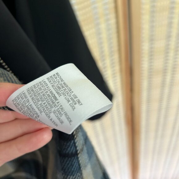 Vintage Liz Claiborne Black Hooded Coat With Plaid Lining Size S - Picture 4 of 11